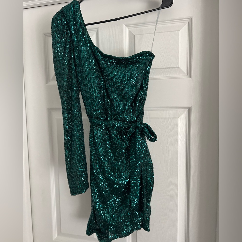 Emerald Sundae Green Sequin One-Shoulder Mini Dress - Size Small